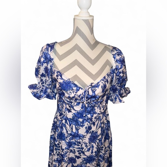 SHEIN Blue and White Floral Maxi Dress - Picture 5 of 8